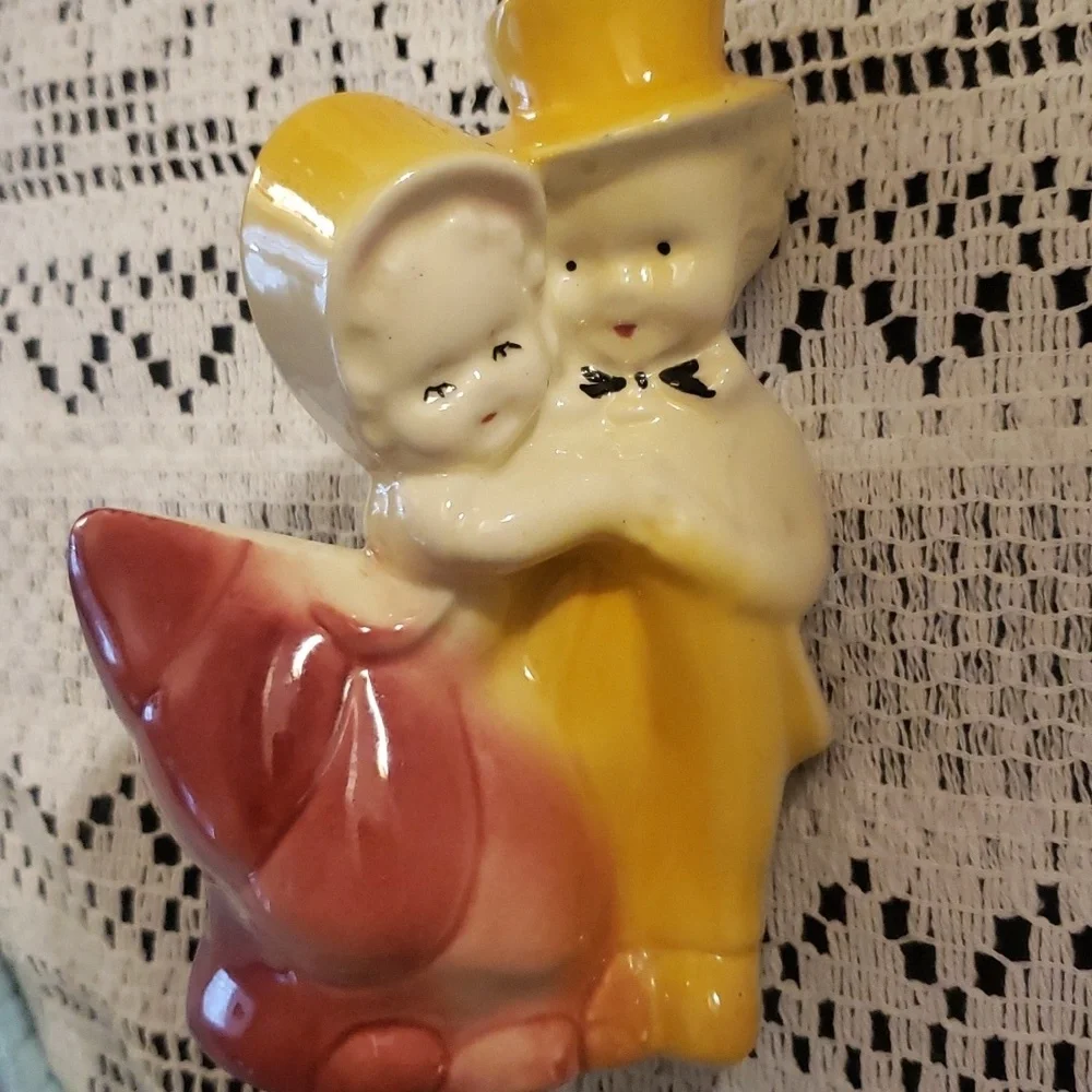 Vintage bride and groom florist planter